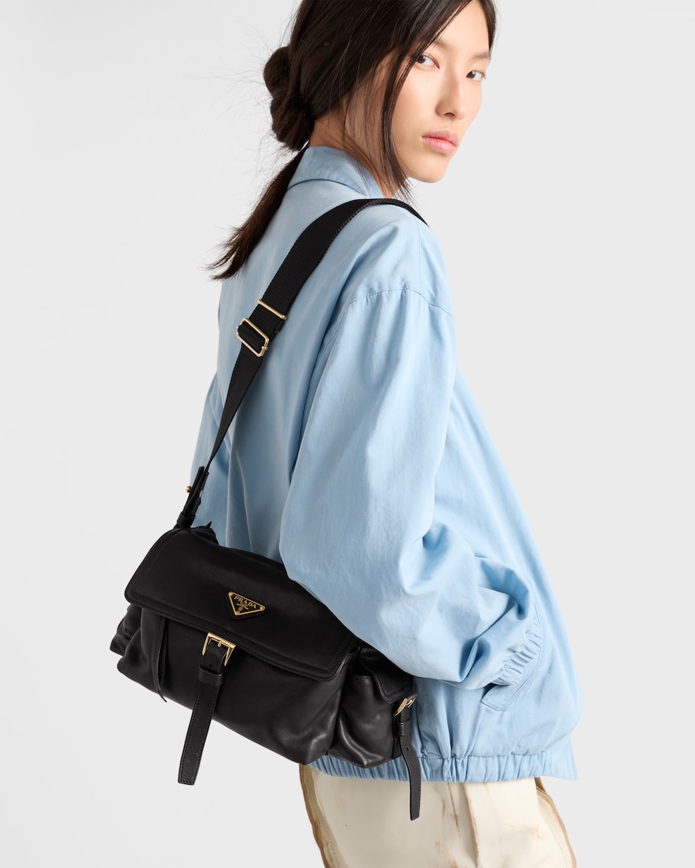 プラダ エクスプローラ ナッパレザー ショルダーバッグ – プラダ