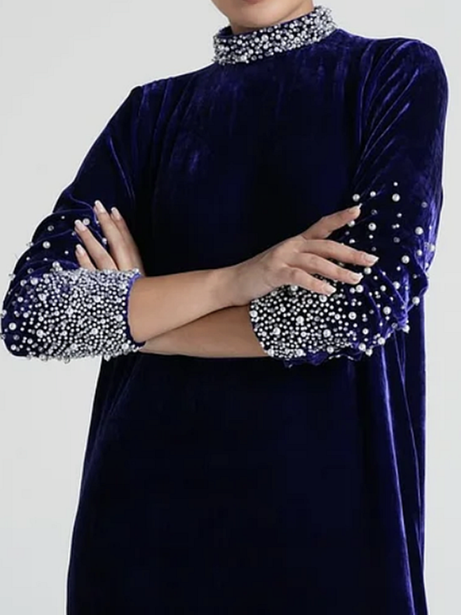 Luxurious velvet kaftan with pearl embroidery