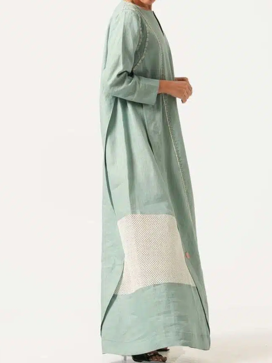 Elegant abaya with embroidery and a mix of fabrics