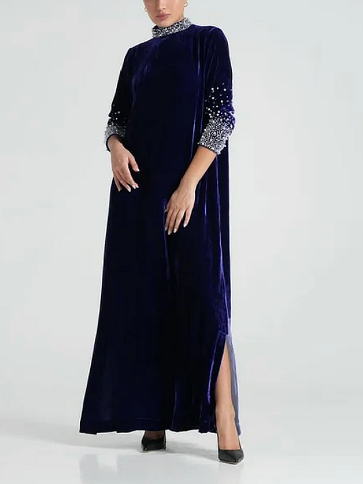 Luxurious velvet kaftan with pearl embroidery