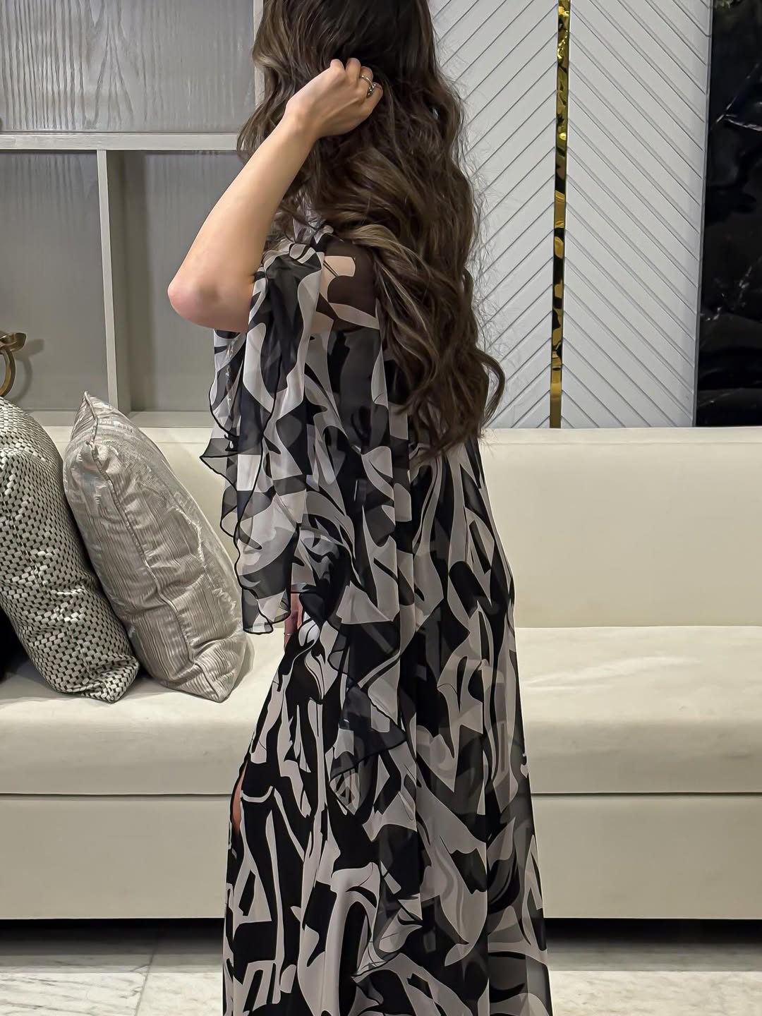 Elegant abstract print kaftan dress