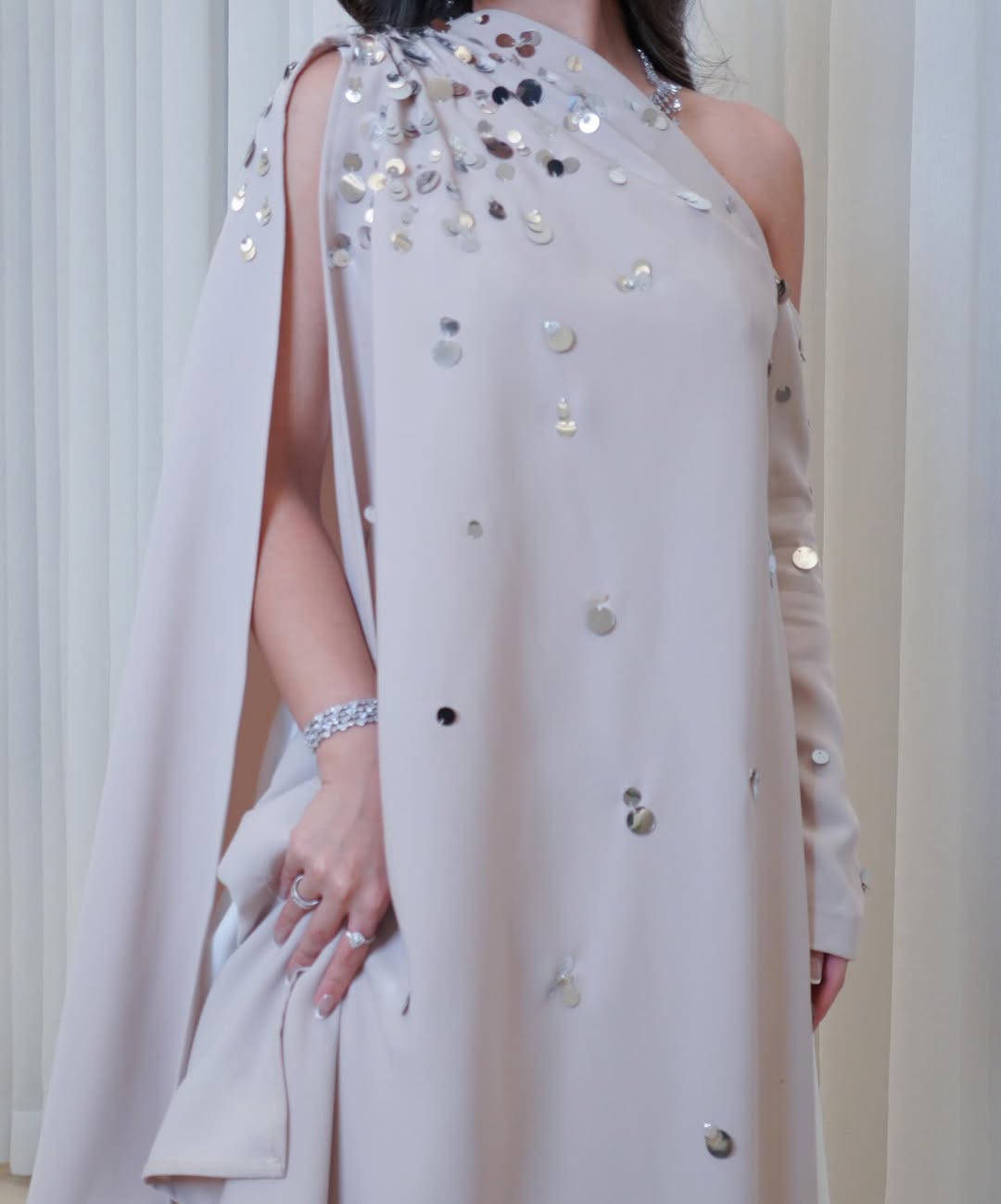 Luxurious evening set with an elegant sequined abaya design
