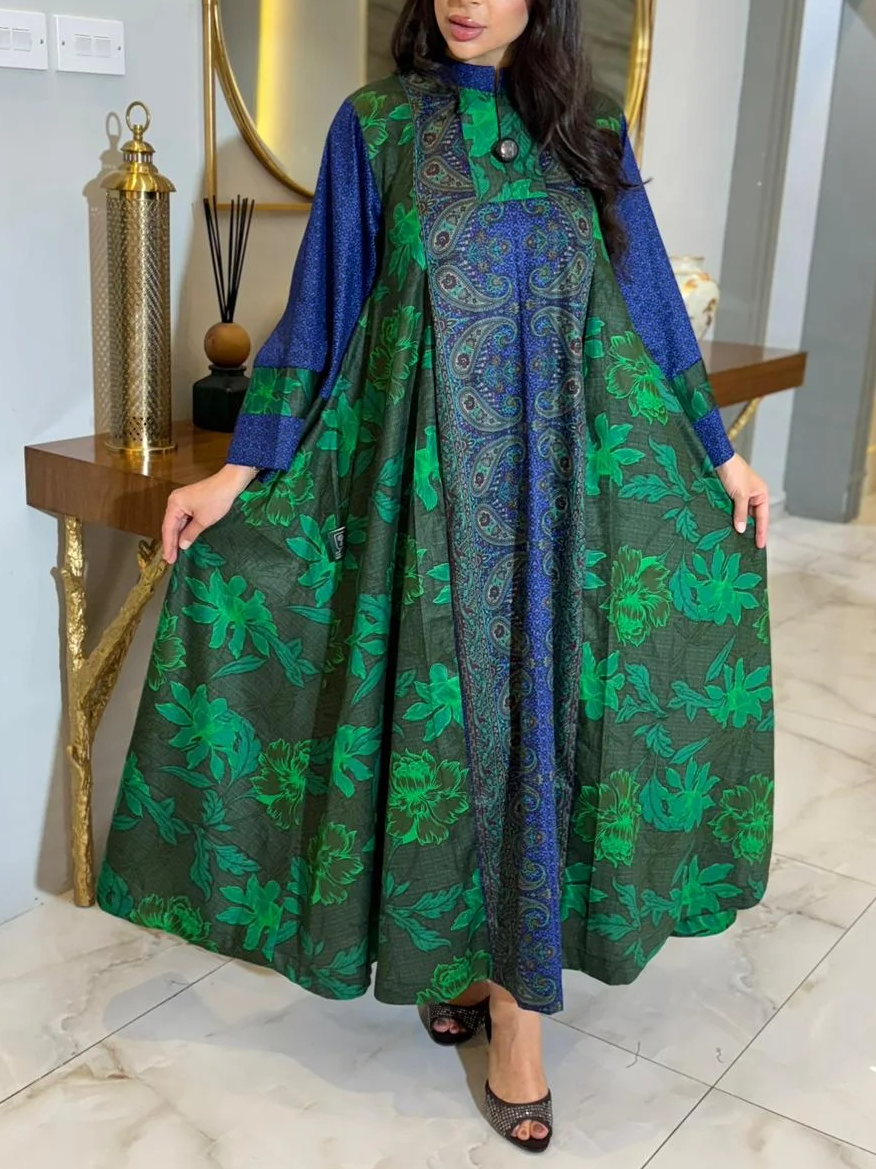Loose-fitting dress with a blue and green print