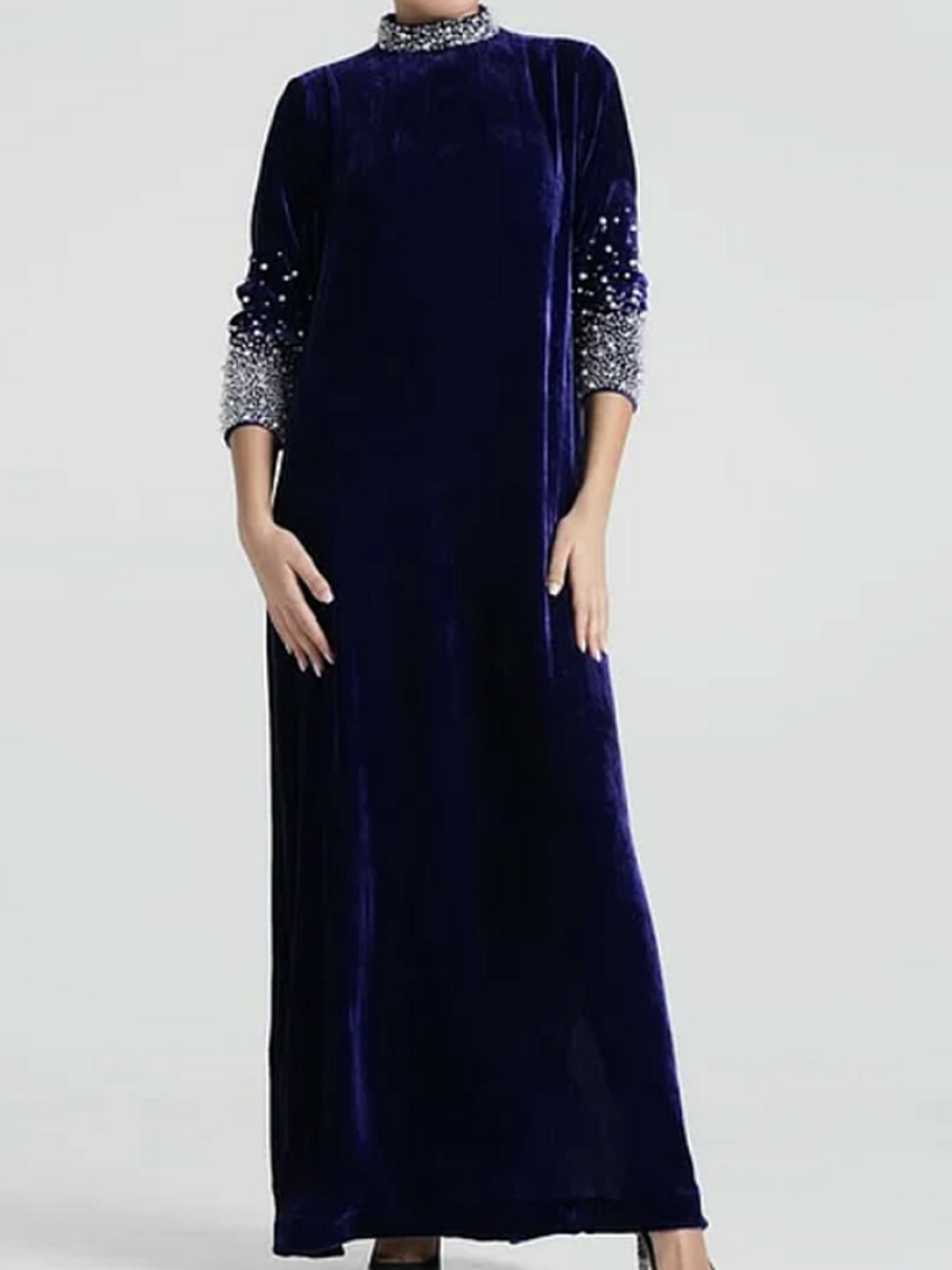 Luxurious velvet kaftan with pearl embroidery