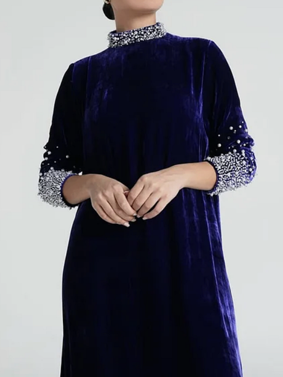 Luxurious velvet kaftan with pearl embroidery