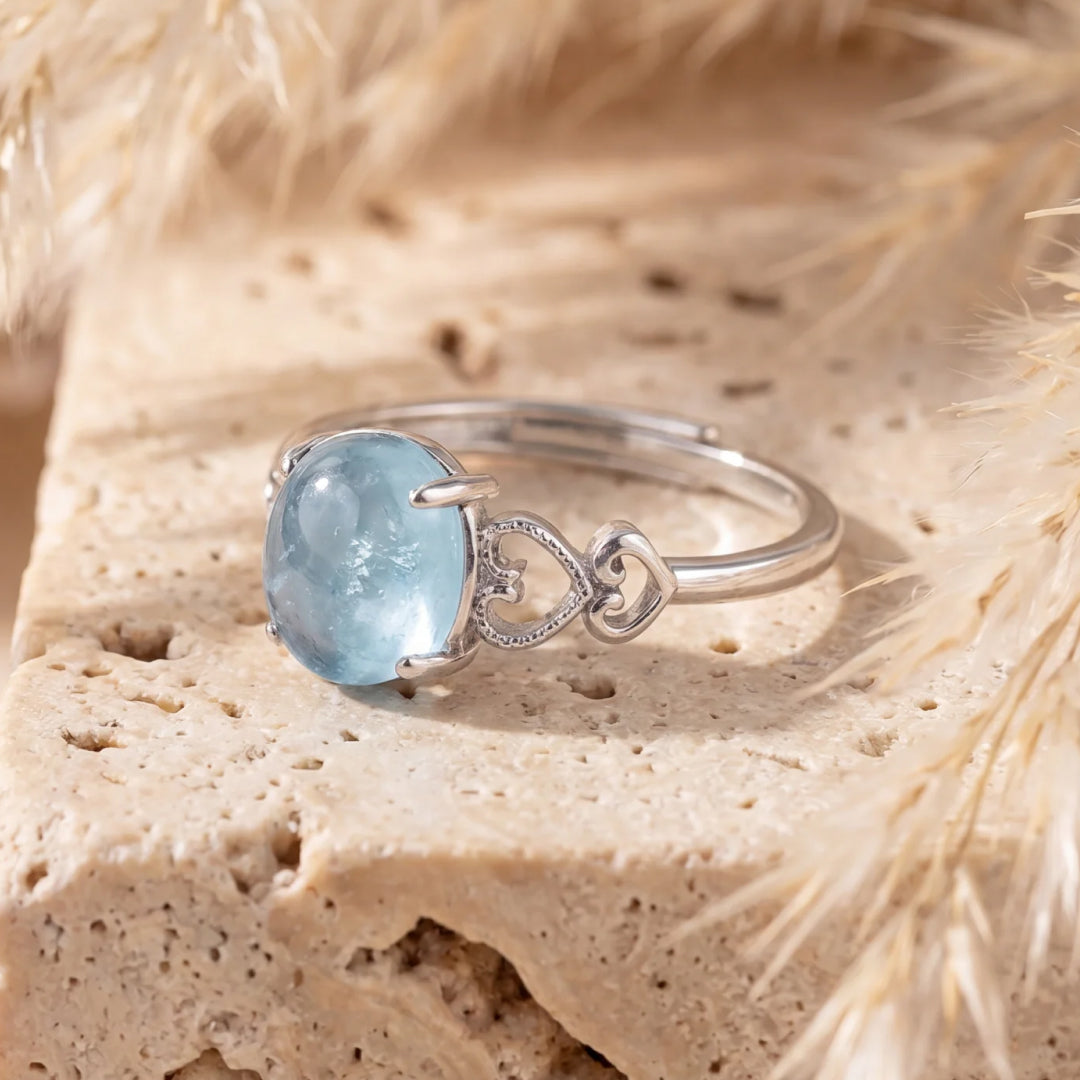 Ring band with delicate heart details - KARMAKIND