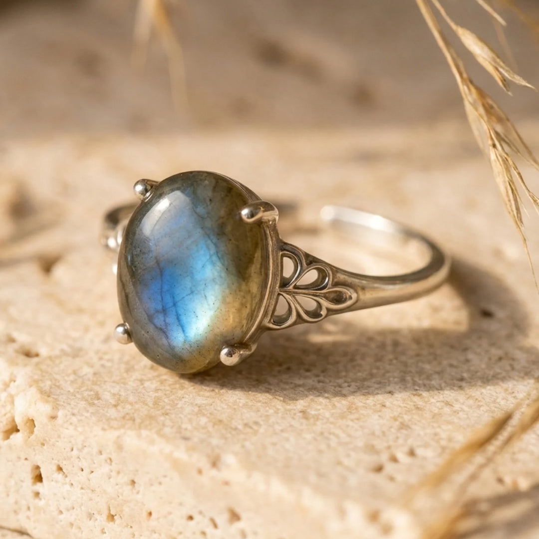 Amara Labradorite Silver Ring with blue reflections