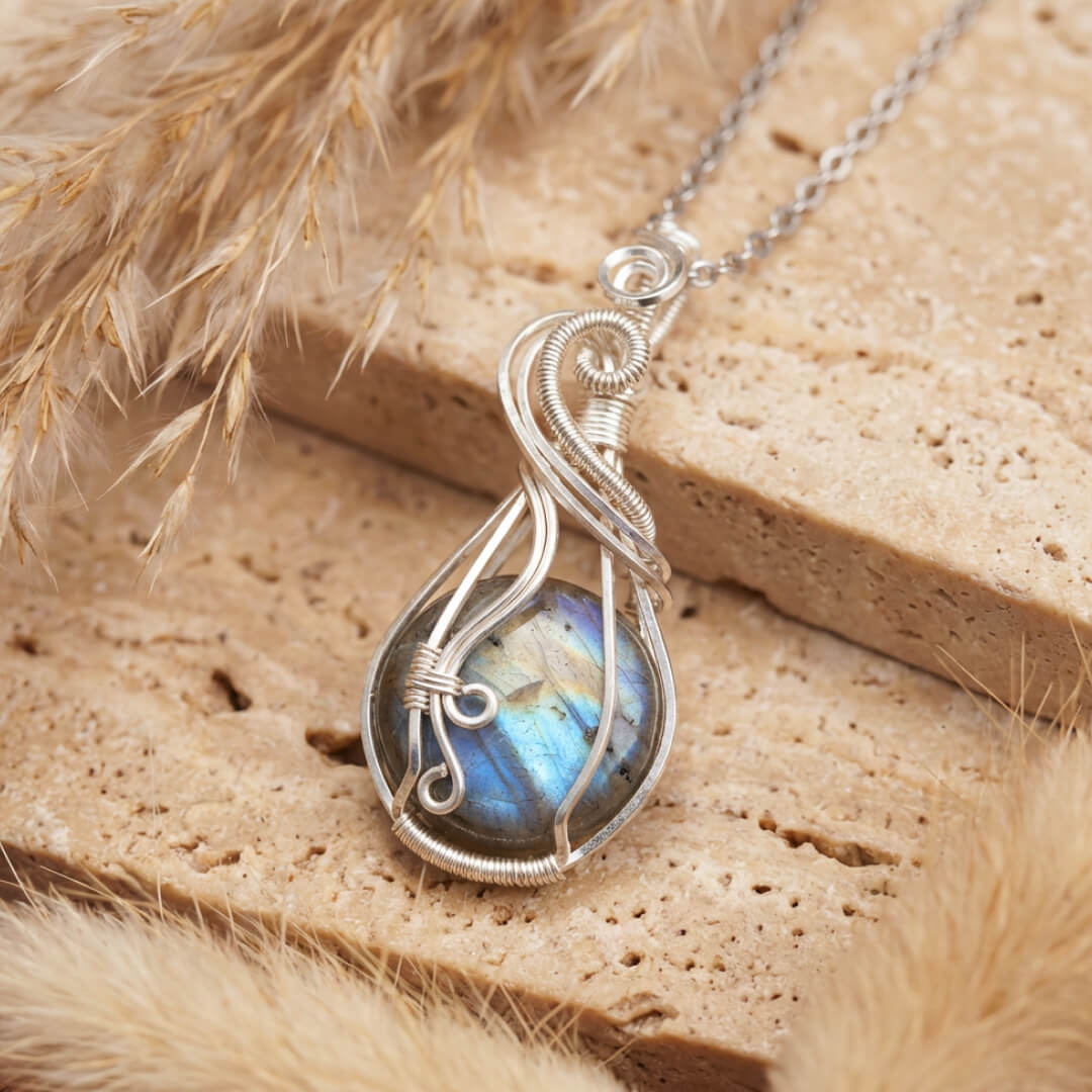 Celestial Eye Labradorite Pendant - KARMAKIND