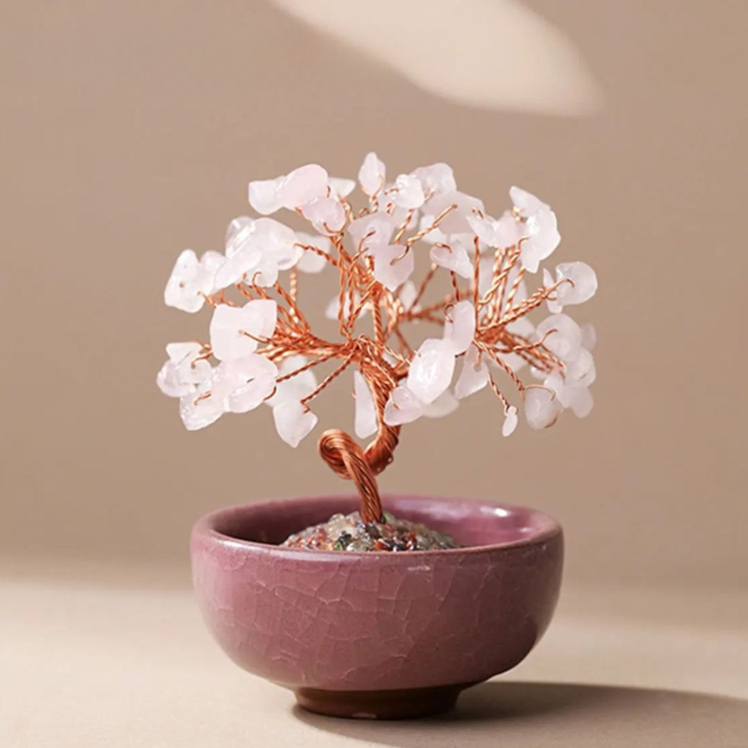 Close-up of the stone chip 'leaves' on the decorative tree - KARMAKIND