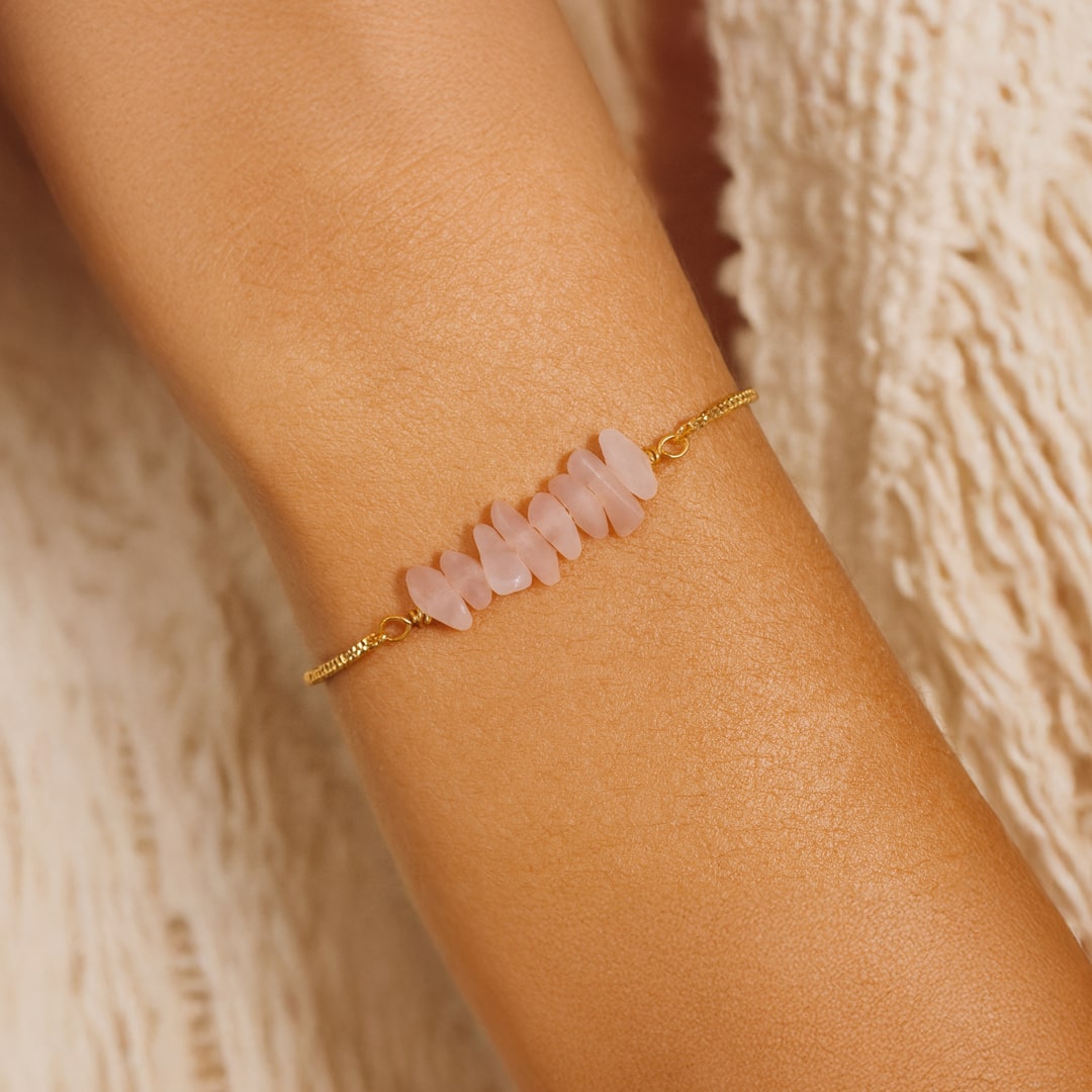 A single bracelet highlighting a specific stone - KARMAKIND
