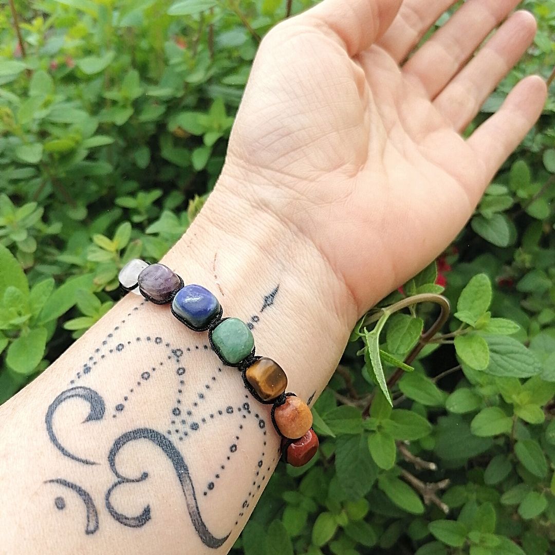 Woman wearing the Harmony 7 Chakras bracelet - KARMAKIND