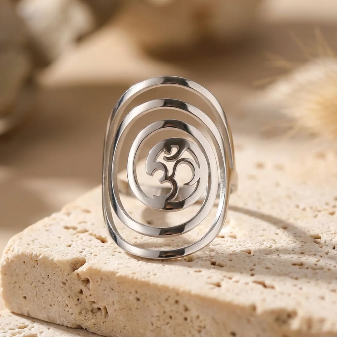 Silver ring with a spiral design - KARMAKIND