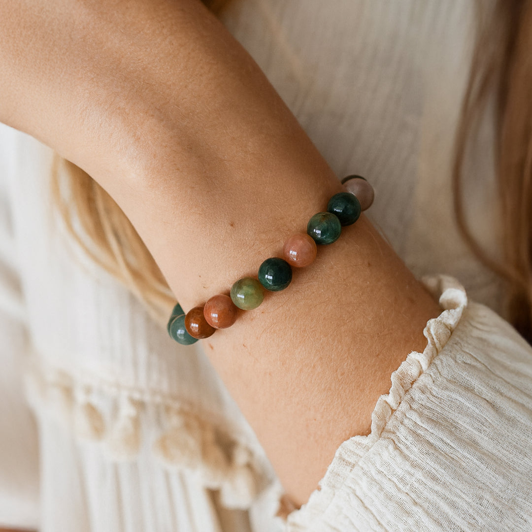 Close-up of the natural patterns on the Indian Agate beads - KARMAKIND