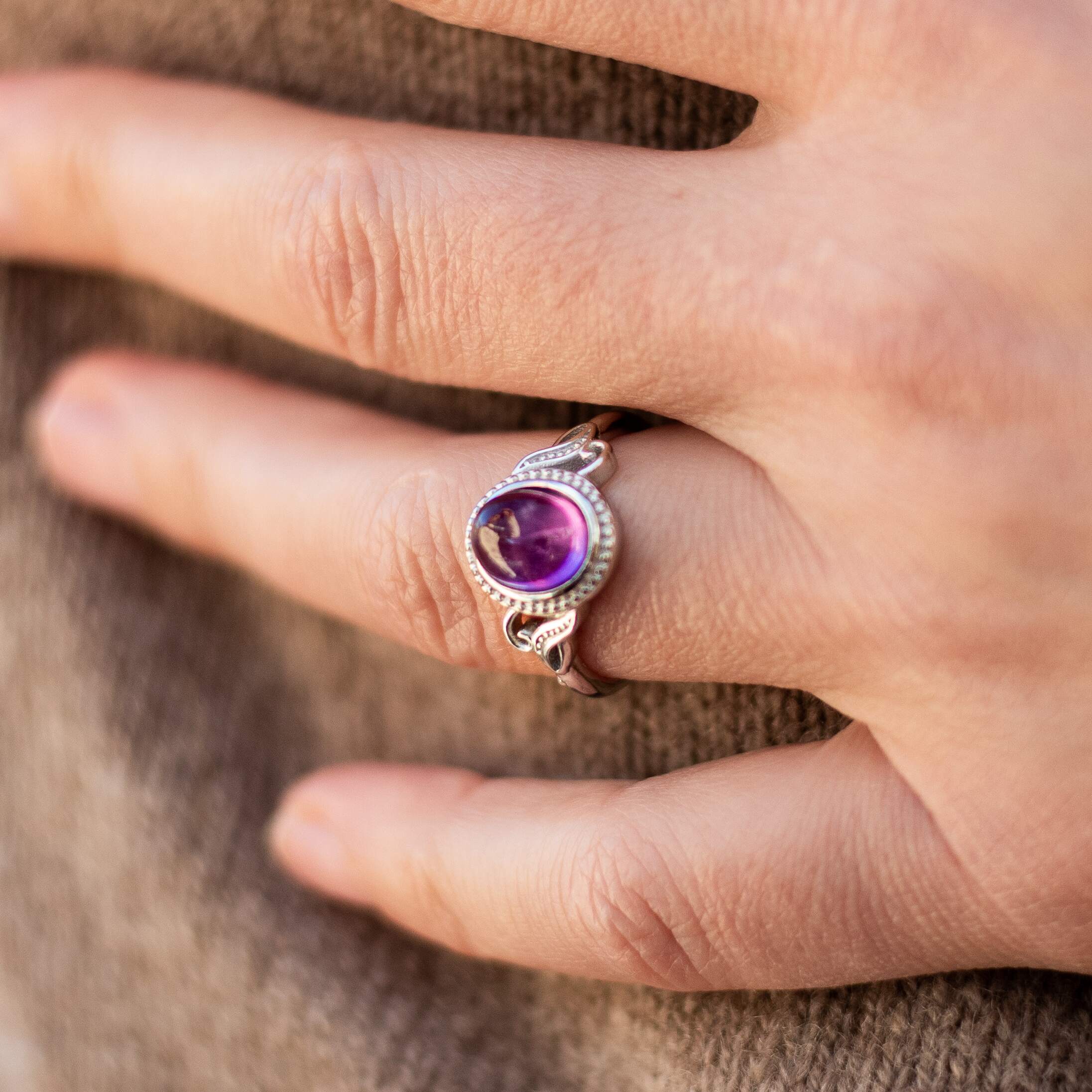 Amethyst "Fullness" Ring silver detail - KARMAKIND