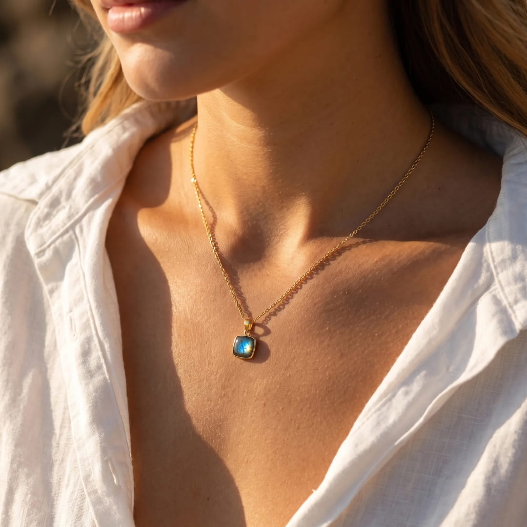 Labradorite "Reflections of Light" Pendant - KARMAKIND