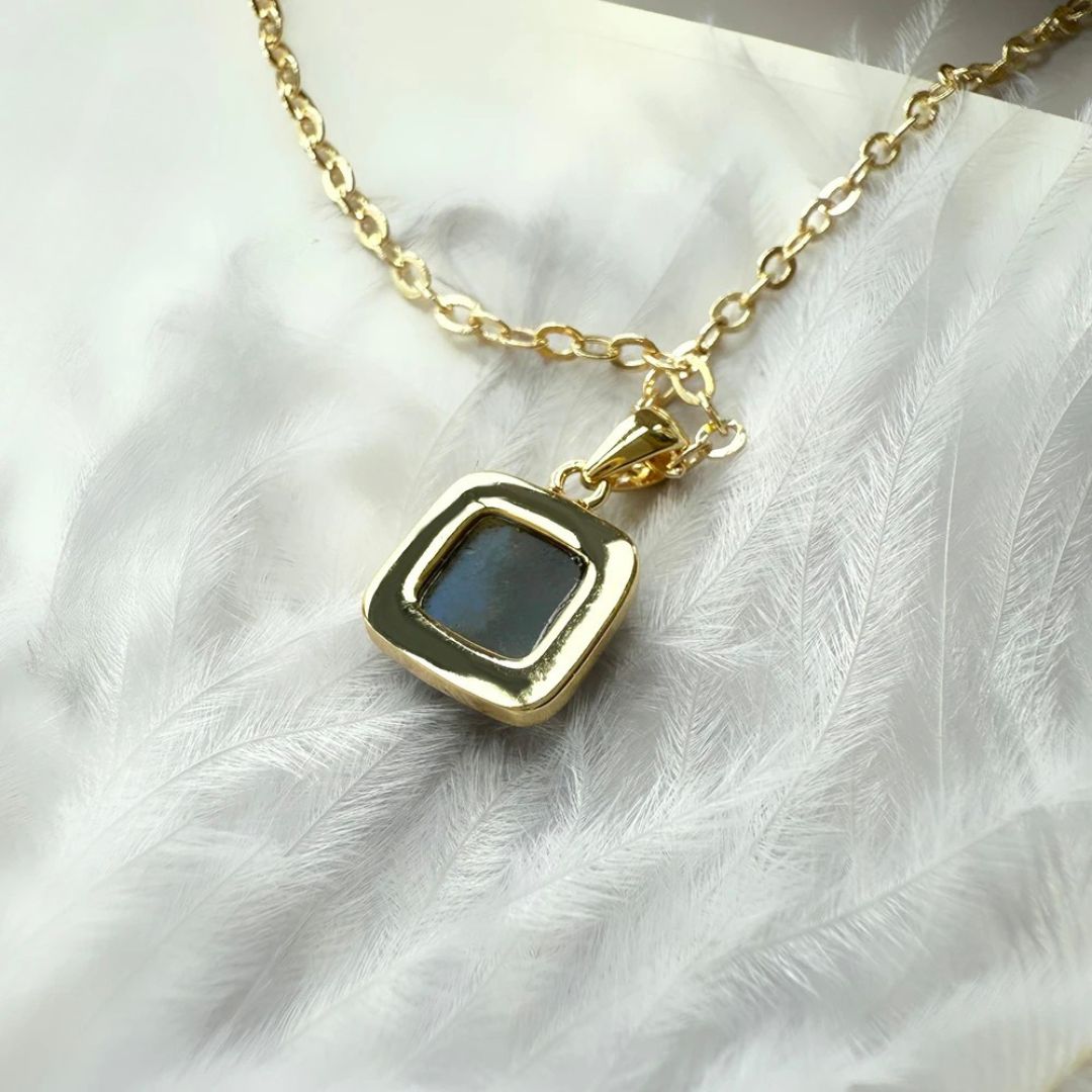 Labradorite "Reflections of Light" Pendant - KARMAKIND