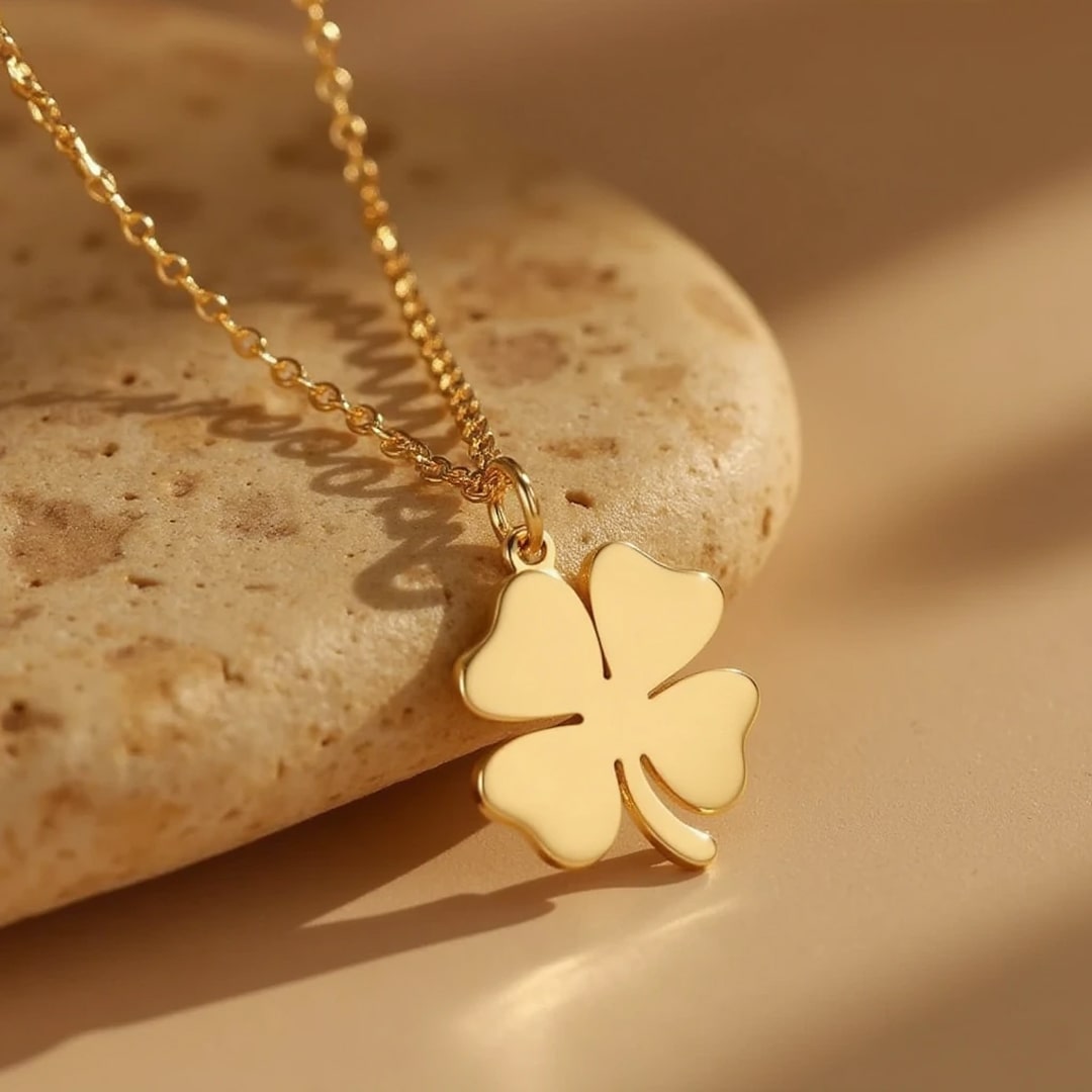 Lucky Clover Pendant - KARMAKIND