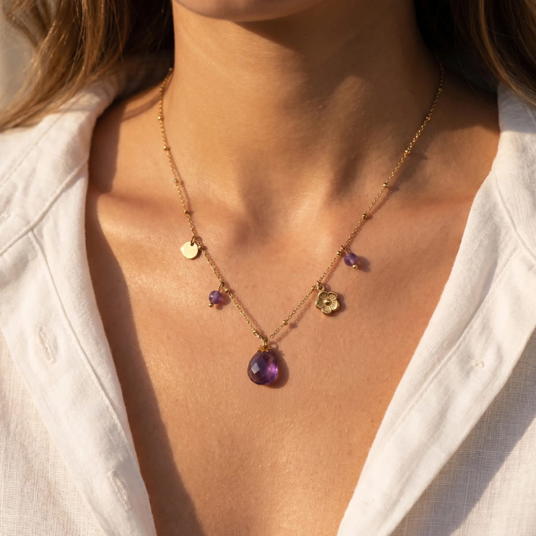 Close-up of the violet amethyst stone - KARMAKIND