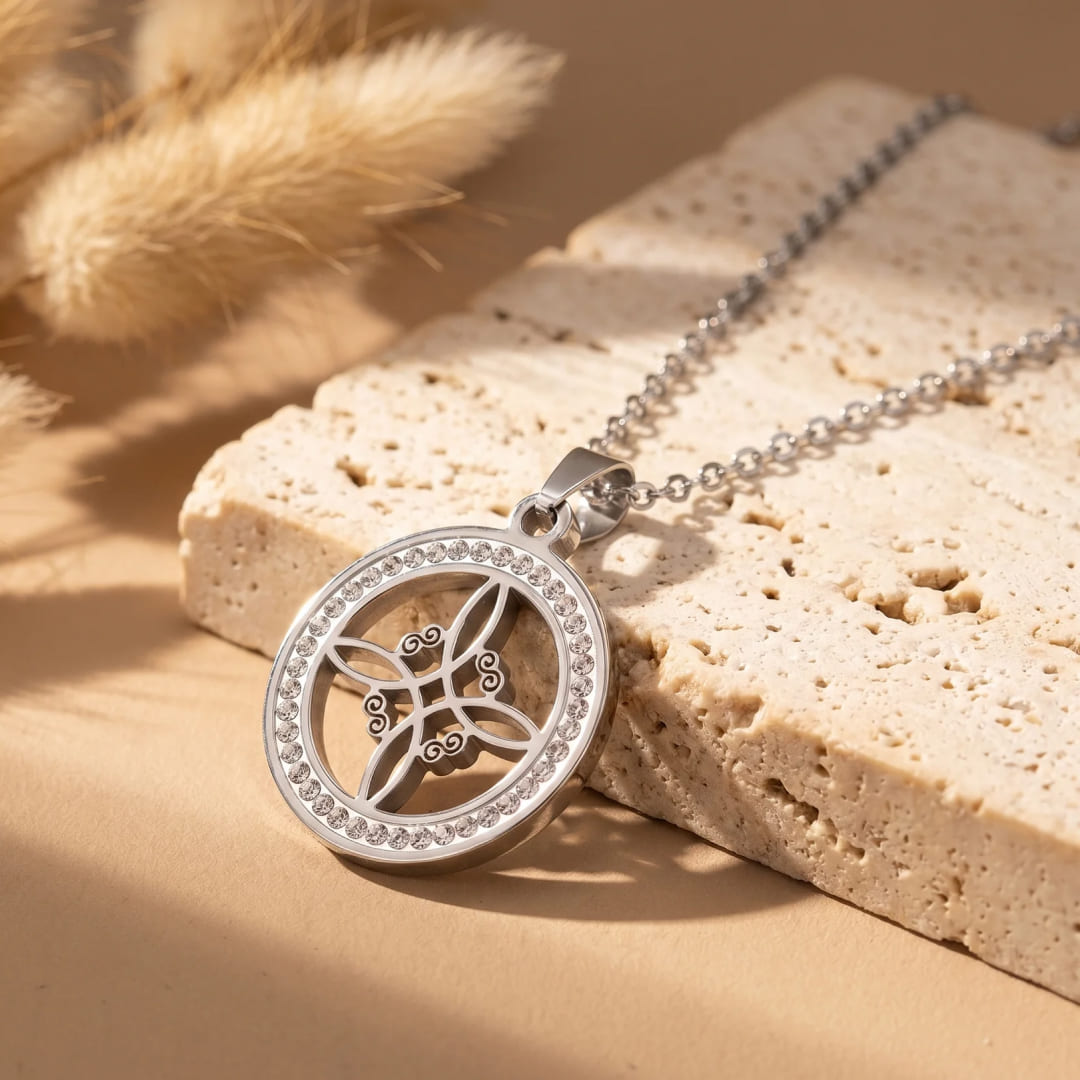 Pendant with intricate knot design - KARMAKIND