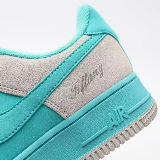 【NIKE X TIFFANY】★日本国内では未発売💓 AIR FORCE 1 LOWが新たなカスタムシューズで再登場★超人気■男女兼用