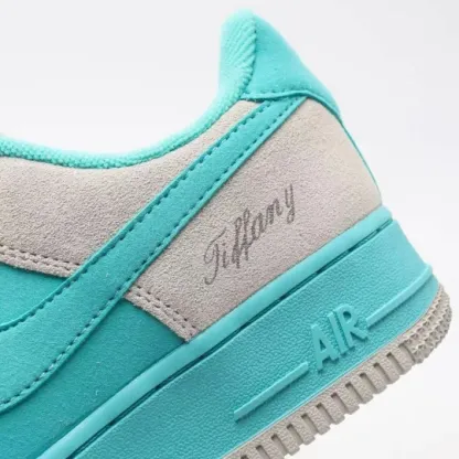 【NIKE X TIFFANY】★日本国内では未発売💓 AIR FORCE 1 LOWが新たなカスタムシューズで再登場★超人気■男女兼用