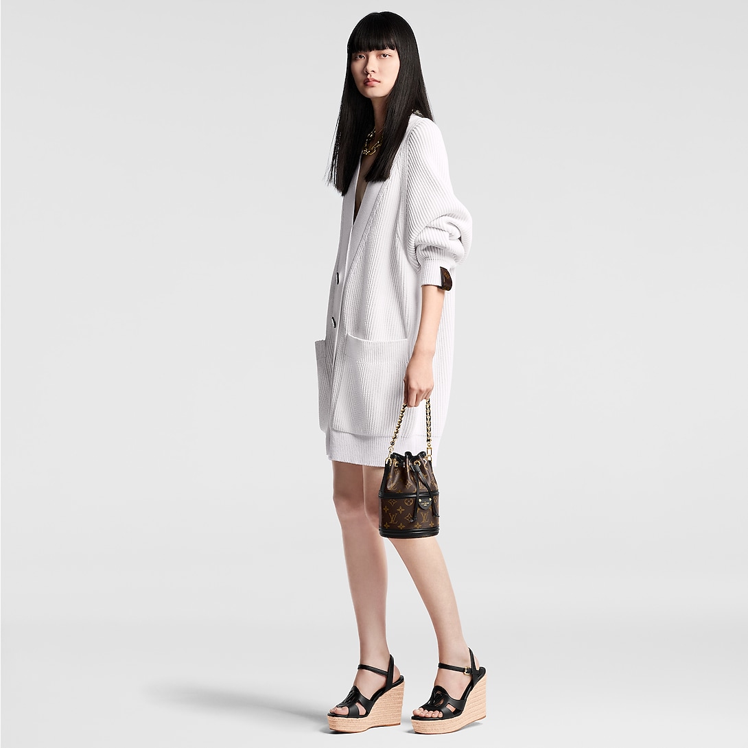バケツ型で物が取り出しやすい！ LouisVuitton ショルダーバック