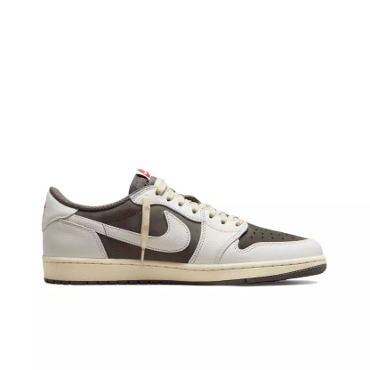 ★NIKE★送関込★激レア確定！世界が欲しがるプレミアムな逸足♪ TRAVIS SCOTT X AIR JORDAN 1 LOW OG【本物