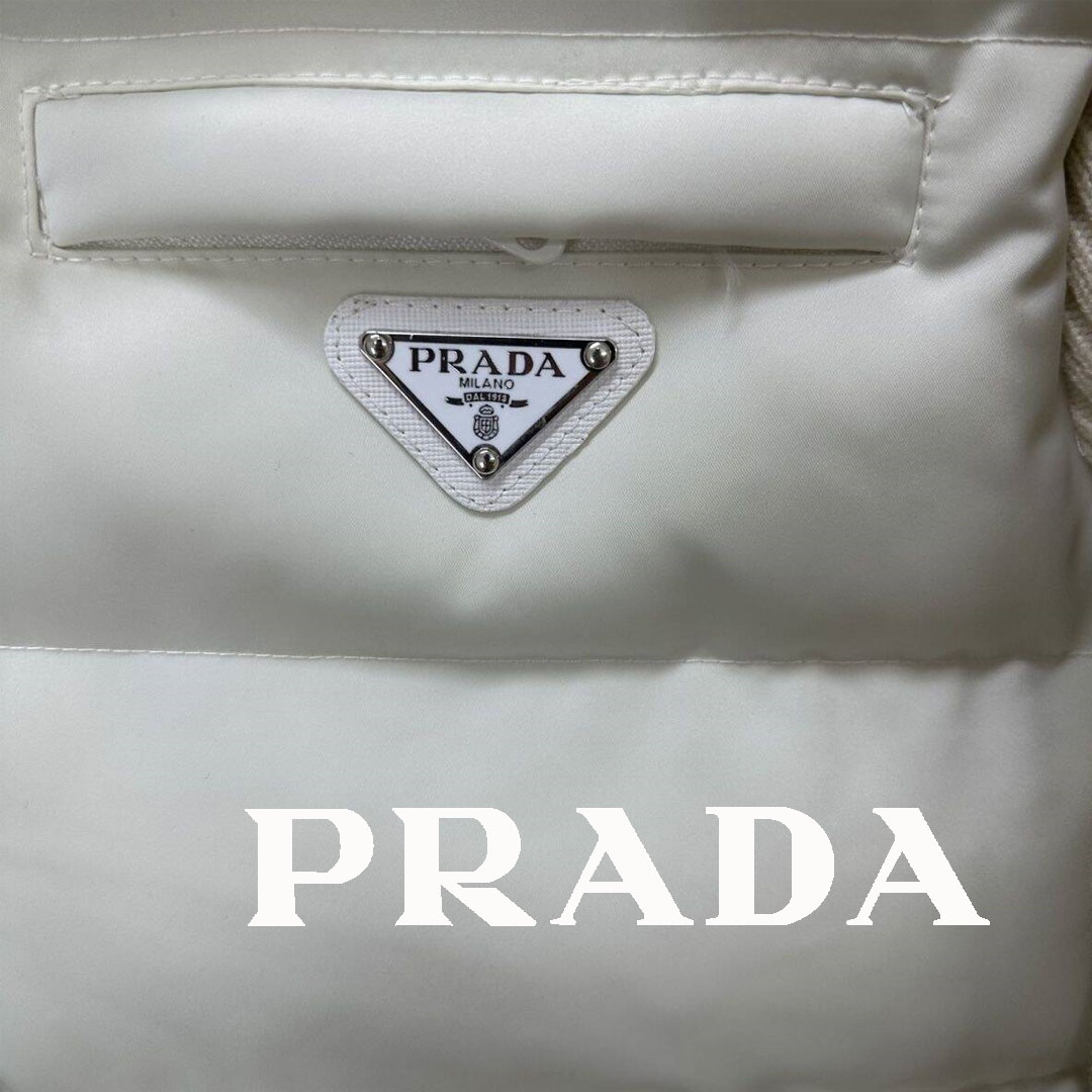 【PRADA】  ダウンジャケット