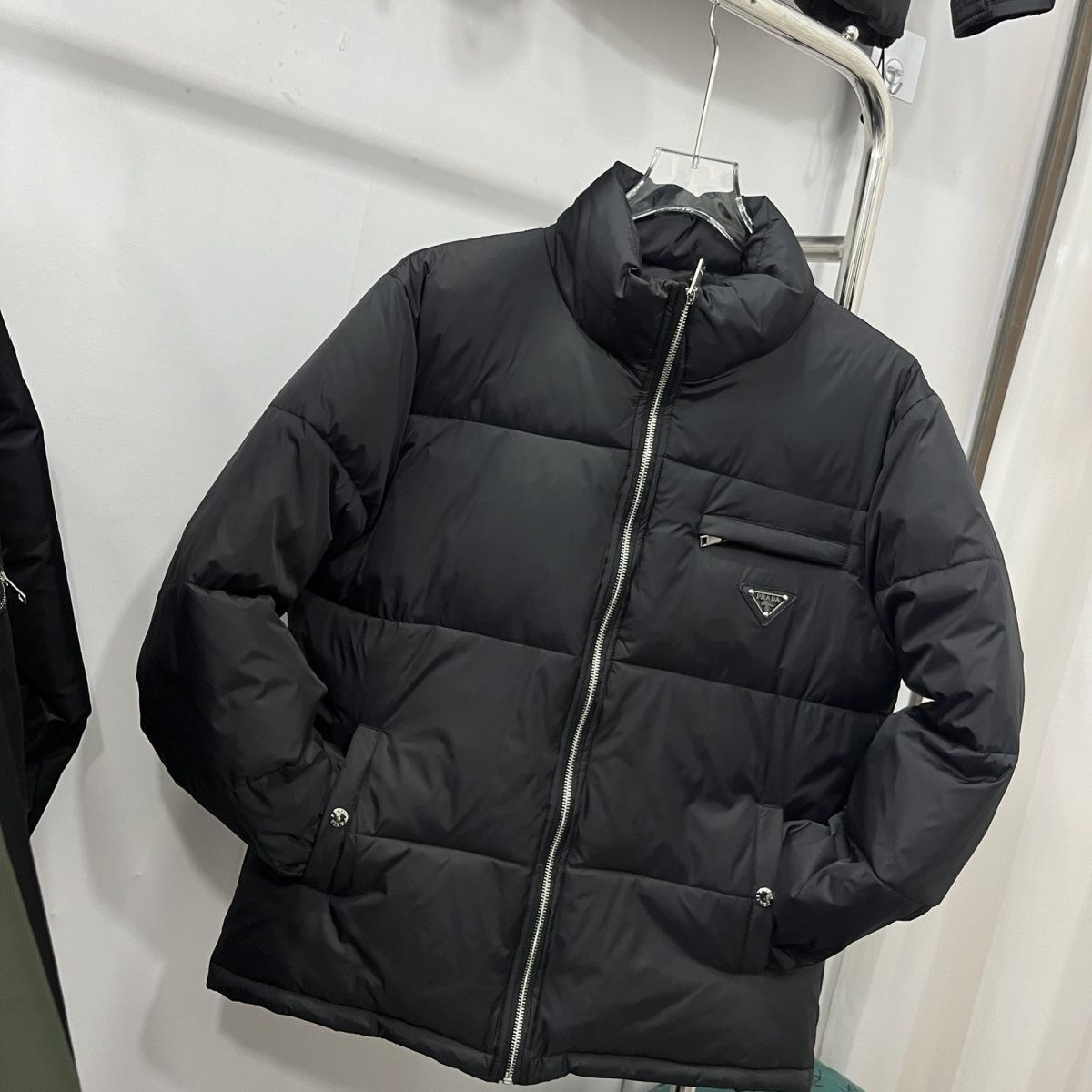 PRADA スタンドカラーダウンジャケット