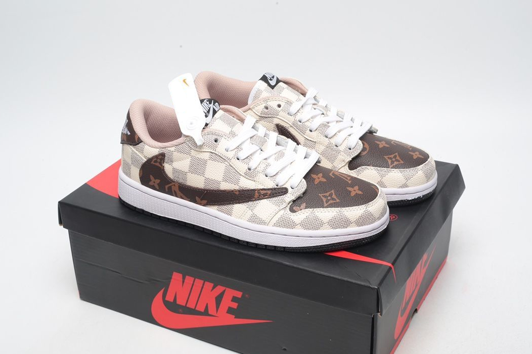 【日本未入荷】Louis Vuitton x Travis Scott x Nike Air Jordan 1 Low OG SP"Damier Azur/LV Monogram"【正規品】[代金引換]