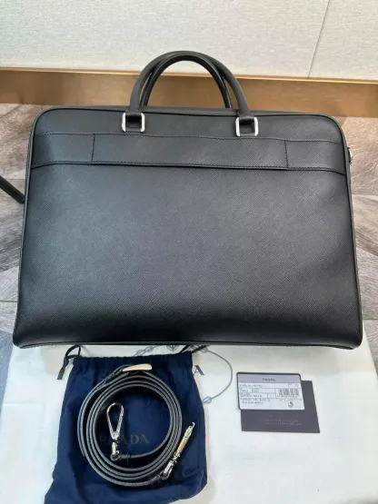 【PRADA】セール！一つ持っておきたい大人ハンドバッグ