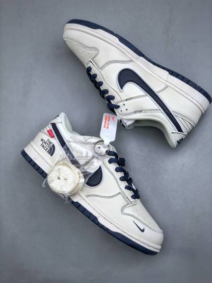 Nike Sb Dunk Low Supreme X The North Face