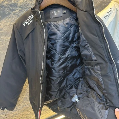 ☆送料関税込☆PRADA フード付  ブルゾンジャケット☆