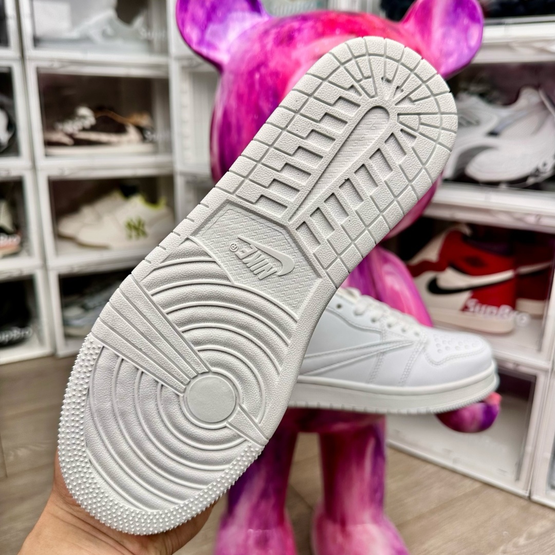 ◆正規品◆Travis Scott x Nike Air Jordan 1 Low white送料無料