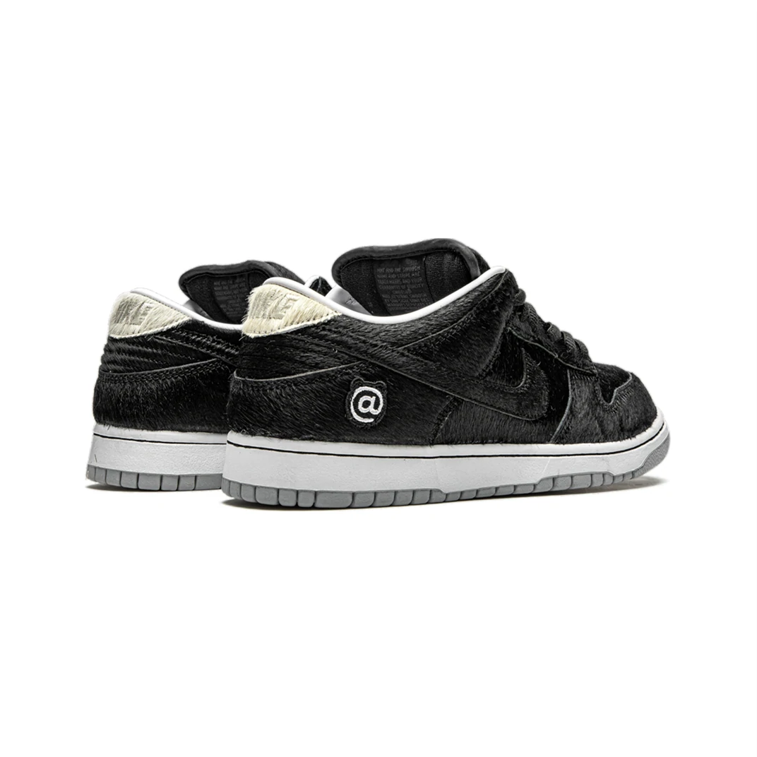 【送料無料】【代金引換】Nike SB Dunk Low “Medicom Toy - BE@RBRICK”【正規品】