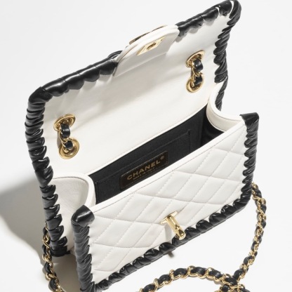華やかな主役バッグ【CHANEL】ミニフラップ バッグ　26P