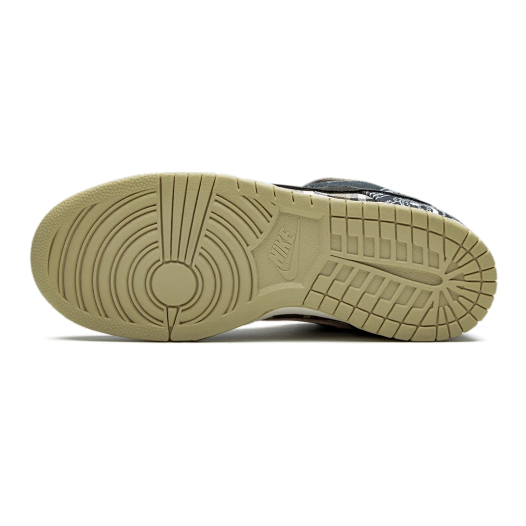 【送料無料】【正規品】Nike SB Dunk Low “Travis Scott”【代金引換】