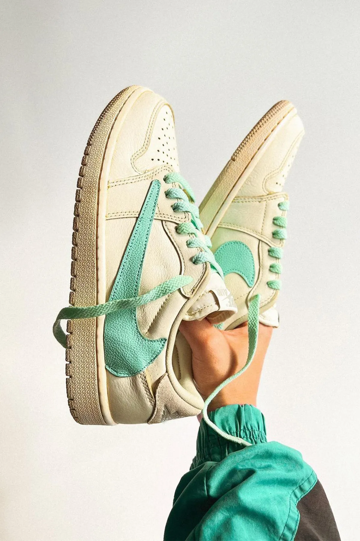 TRAVIS SCOTT（トラヴィス・スコット）X AIR JORDAN 1 LOW を“TIFFANY & CO.