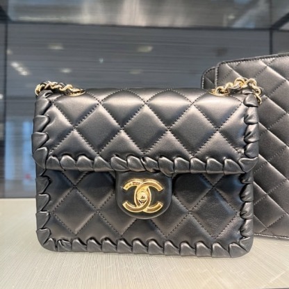 華やかな主役バッグ【CHANEL】ミニフラップ バッグ　26P
