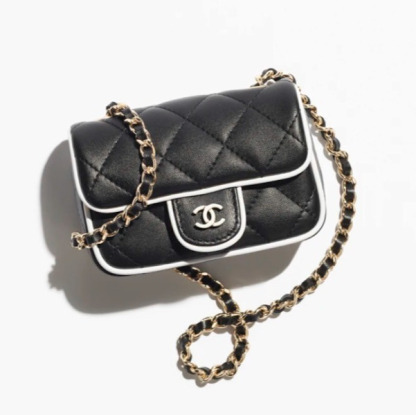 一目置かれる存在に ◆ CHANEL ◆ チェーンクラッチ ミニバッグ