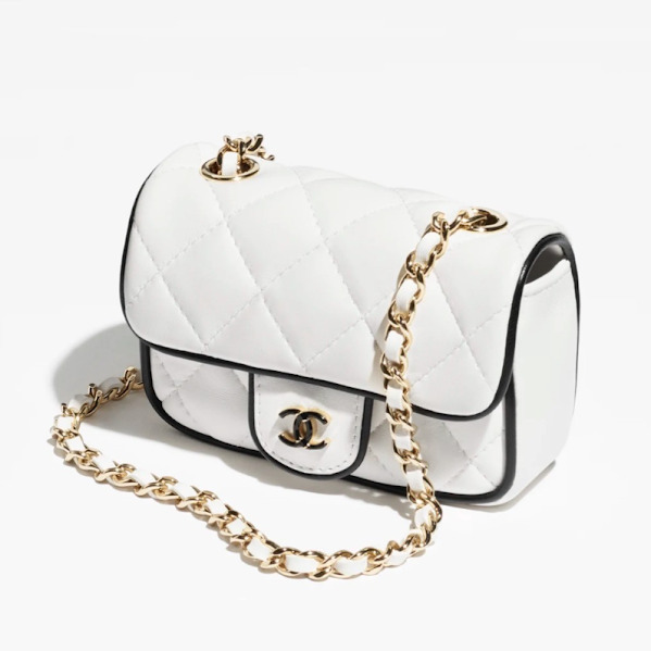一目置かれる存在に ◆ CHANEL ◆ チェーンクラッチ ミニバッグ