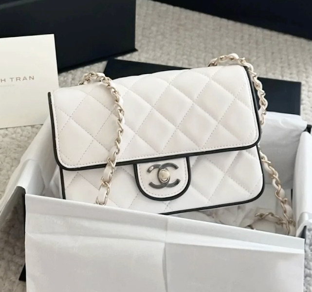 一目置かれる存在に ◆ CHANEL ◆ チェーンクラッチ ミニバッグ