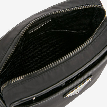 ♦PRADA♦メンズ ショルダーバッグ☆正規品・関税込☆