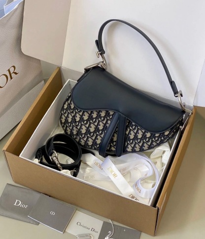 【洗練されたアイコニックデザイン】DIOR サドル ショルダー