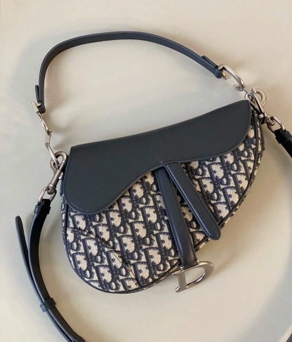 【洗練されたアイコニックデザイン】DIOR サドル ショルダー
