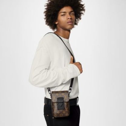 【セレブ御用達】【Louis Vuitton】ウェアラブルウォレット