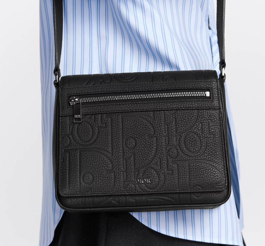 人気で実用的♪【Dior】フラップ付きメッセンジャーバッグ　黒