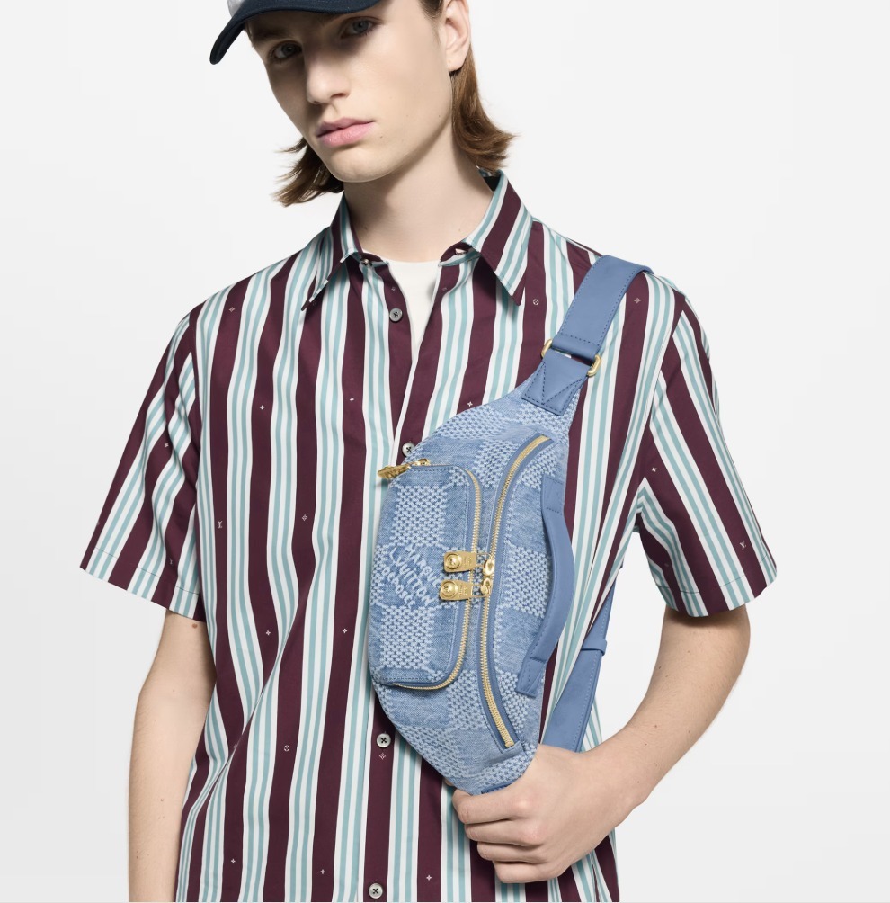 【アウトドアの強い味方】LOUIS VUITTON★ショルダーバック