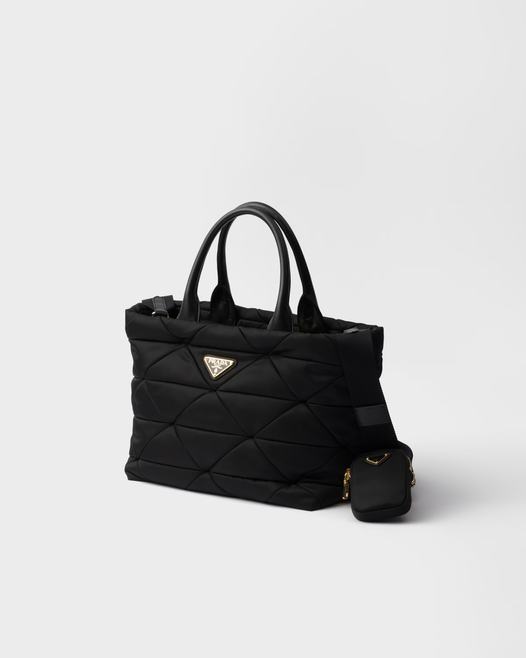 PRADA【入手困難】大人気 ★Re-Nylon トートバッグ★ 全色