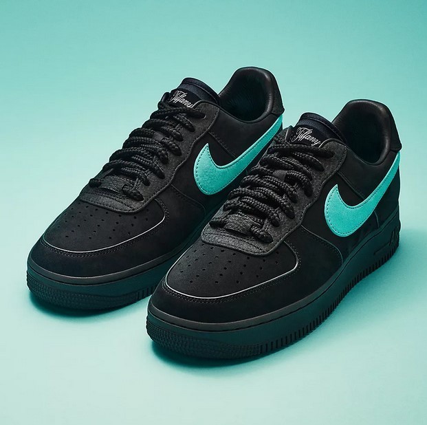 ★NIKE x TIFFANY★送関込★世界中を震撼させた話題のコラボ★ティファニー x ナイキエア フォース 1の限定